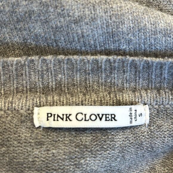 Pink Clover gray long sleeve button shoulder sweater Size S EUC - Picture 7 of 9